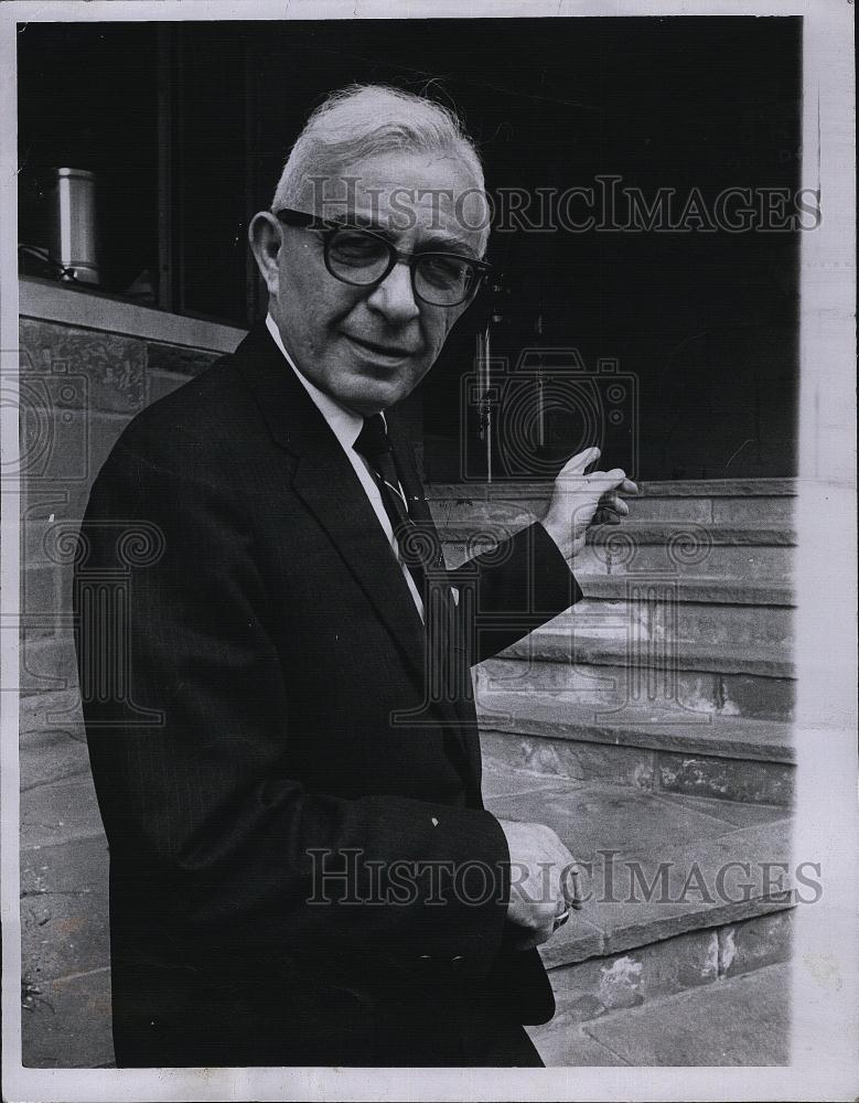 1969 Press Photo Rabbi Samuel Perlman Chaplain To Jewish Community At Boston Uni - Historic Images