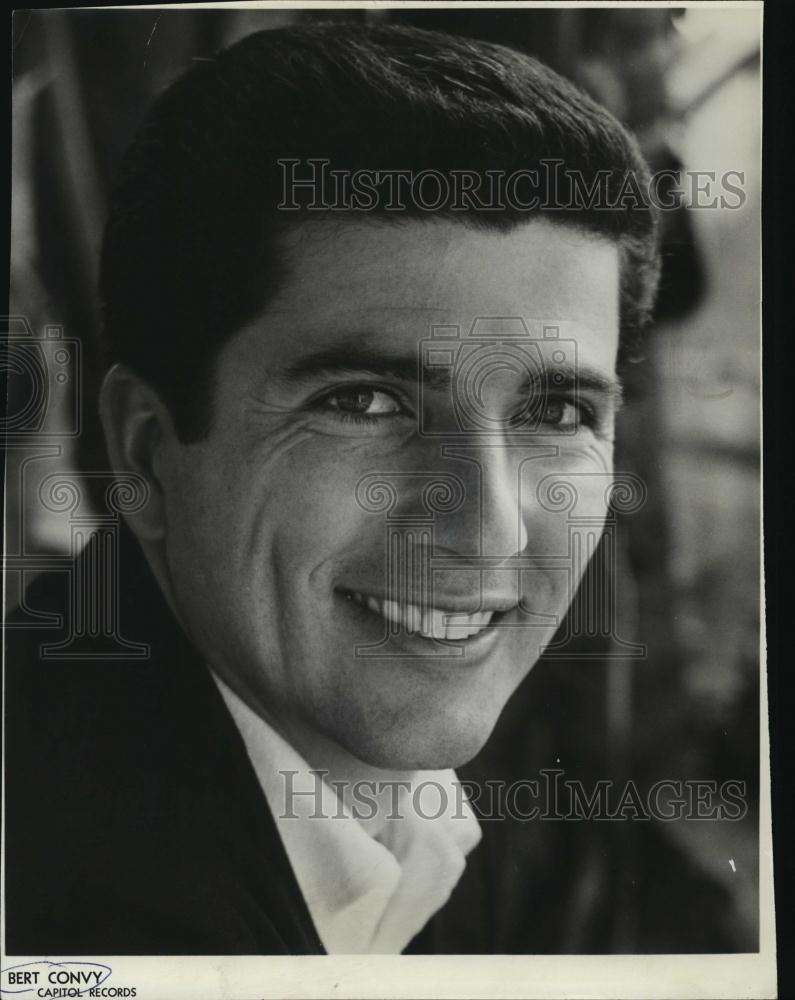 1974 Press Photo Actor and Singer Bert Convy - RSL45999 - Historic Images