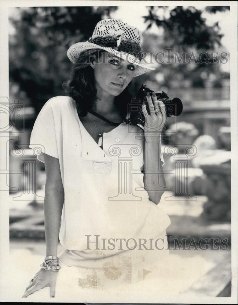 1984 Press Photo Actress Jennifer O&#39;Neil In &quot;Cover Up&quot; - RSL61243 - Historic Images