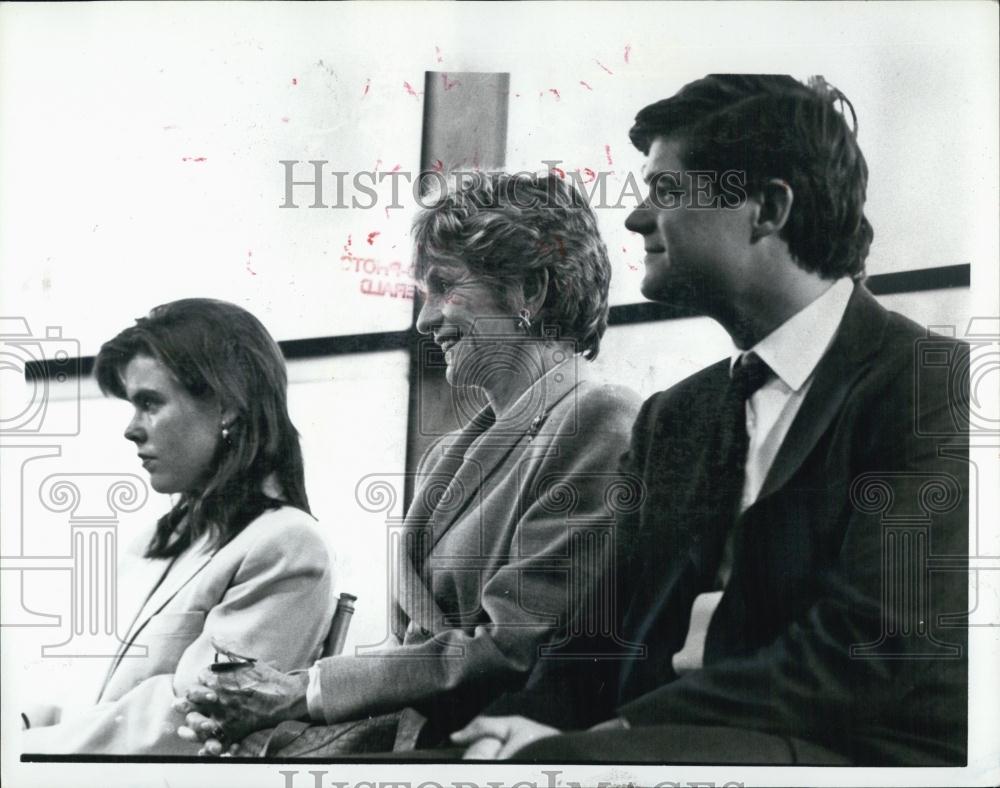 1991 Press Photo William Smith Kennedy and other at JFK Library - RSL04905 - Historic Images