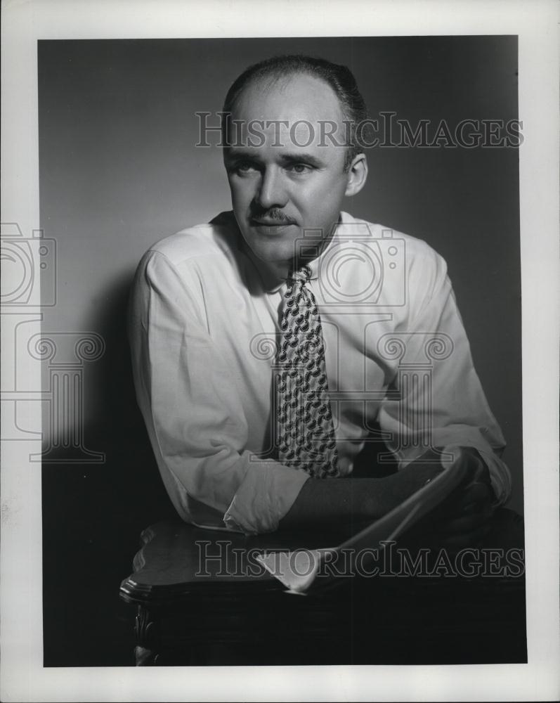 1948 Press Photo Jack Zoller Director Cavalcade of America - RSL40659 - Historic Images