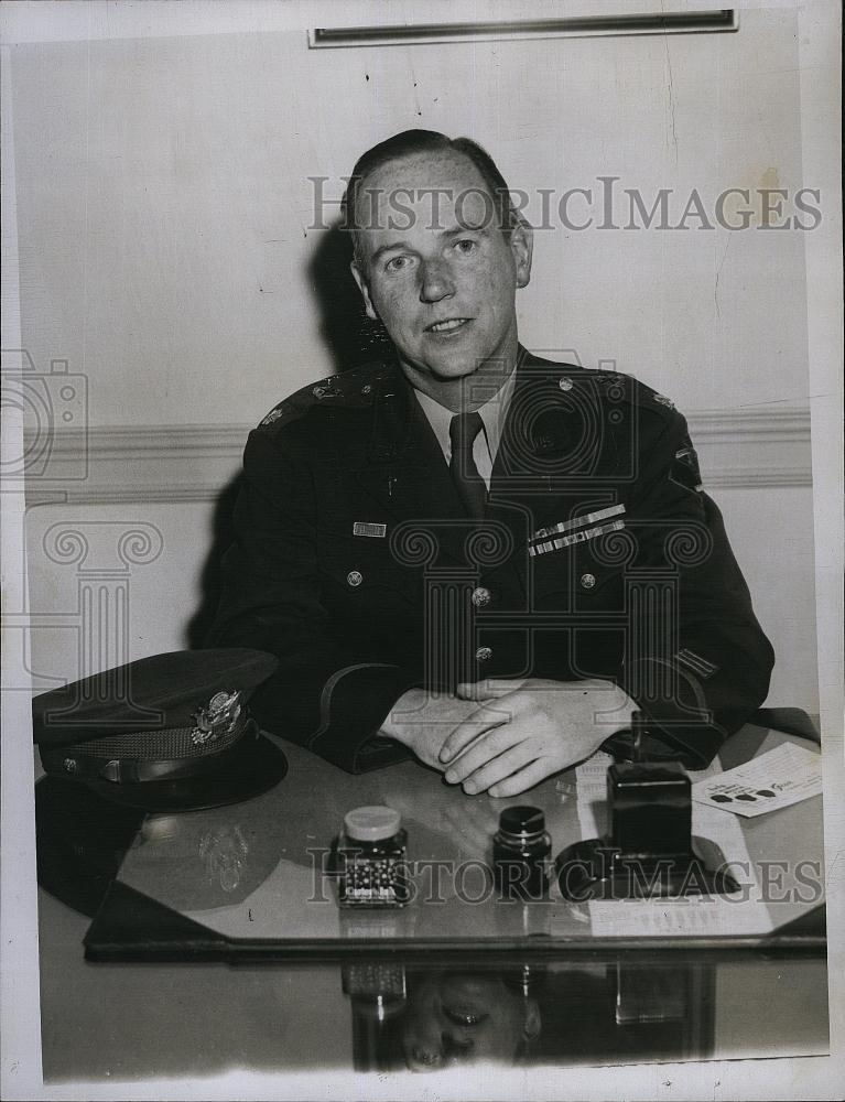 1951 Press Photo Rev Joseph Mahoney at St Joseph Church, Army Chaplain - Historic Images