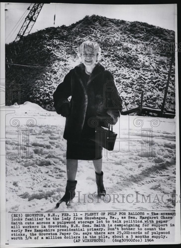 1964 Press Photo Sen Margaret Chase at a paper mill - RSL43967 - Historic Images