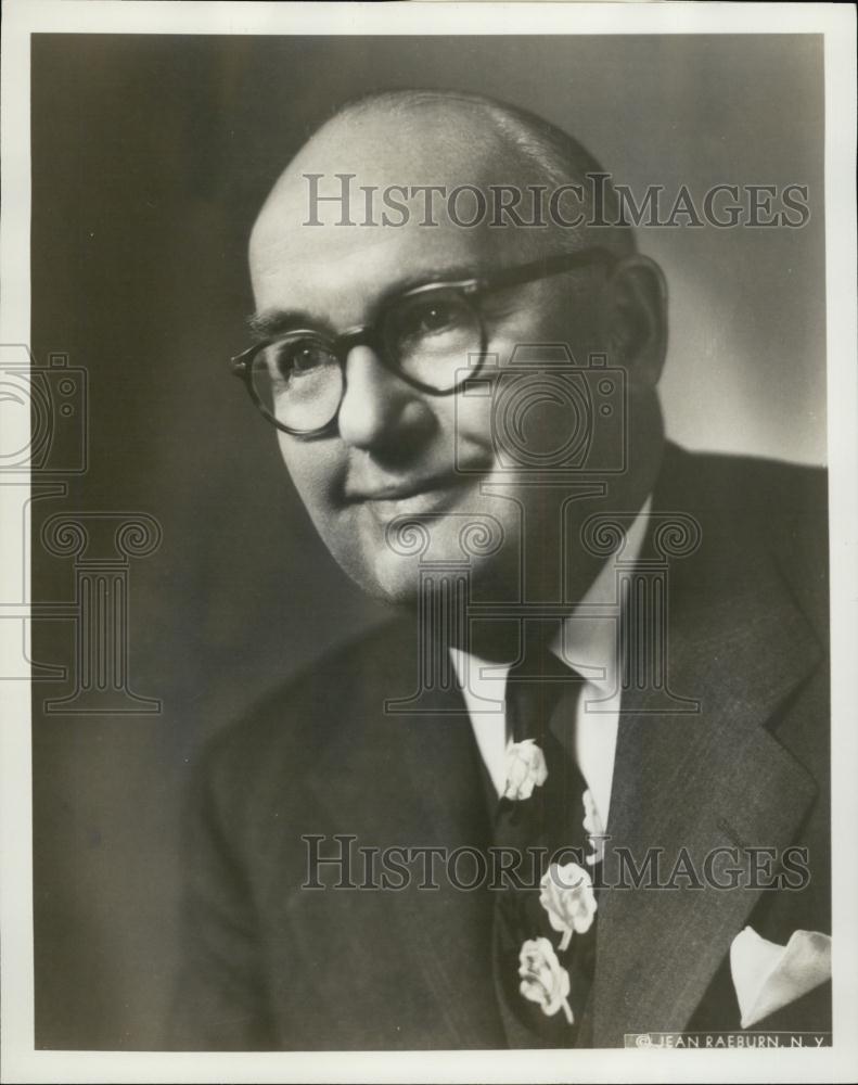 1956 Press Photo John A Wang, retiring VP & Dir, United States Tobacco Company - Historic Images