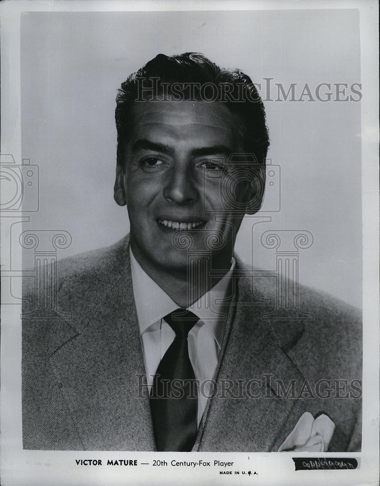 1957 Press Photo Victor Mature, American Actor in film,stage and Television - Historic Images