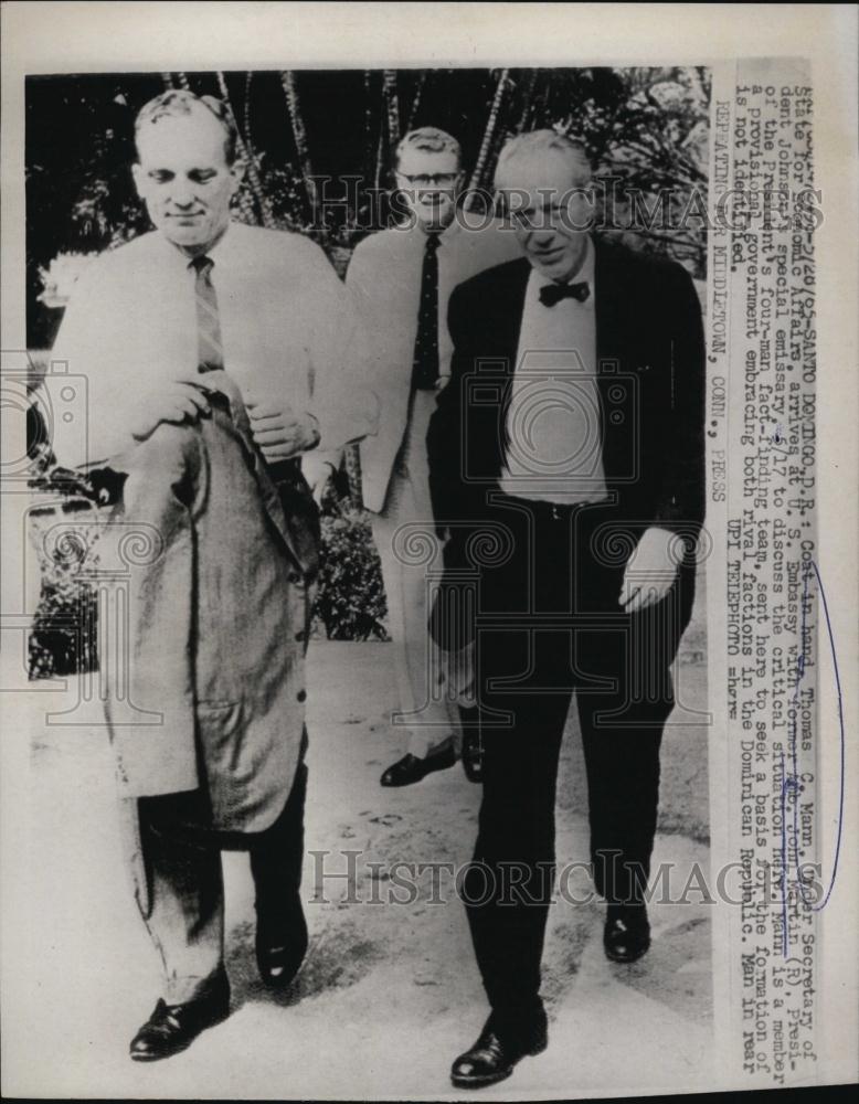 1965 Press Photo Secretary Of State Thomas C Mann&amp; John Martin At US Embassy - Historic Images