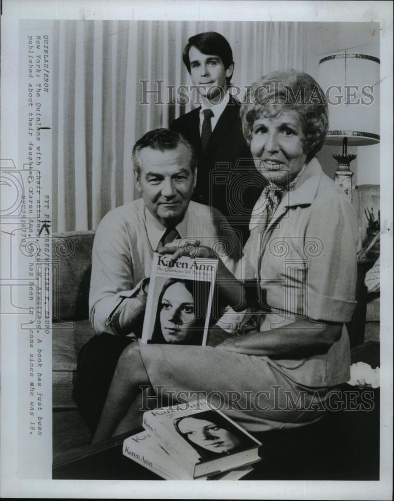 1977 Press Photo The Quinlans with their Attorney Paul Armstrong - RSL92009 - Historic Images