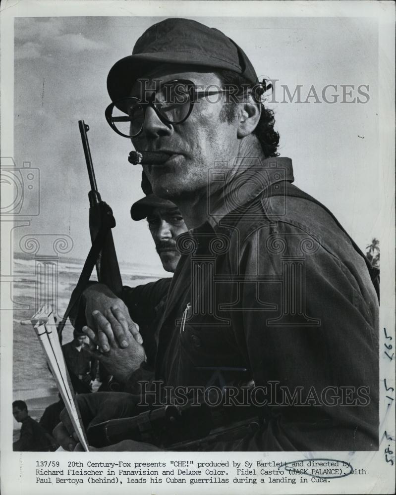 1969 Press Photo Actor Jack Palance in &quot;CHE!&quot; - RSL46335 - Historic Images