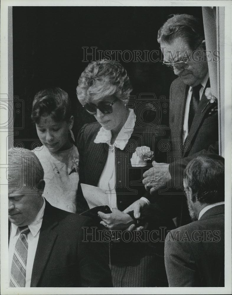 1990 Press Photo Mourners at Funeral of Boston Murder Victim Melissa Benoit - Historic Images