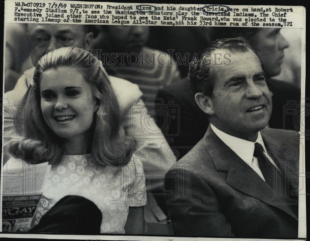 1969 Press Photo President Nixon &amp; Daughter Tricia Watch Senators Play Indians - Historic Images