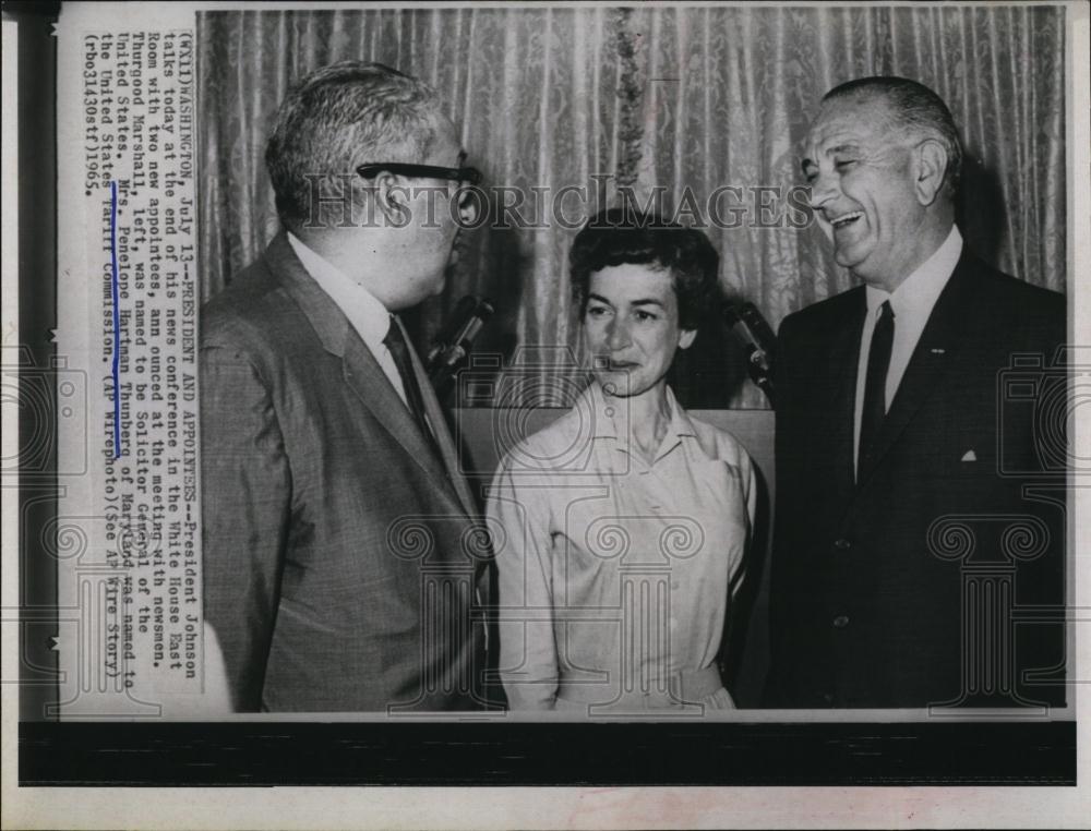 1965 Press Photo Mrs Penelope Hartman THunberg US Tariff Commission - RSL97911 - Historic Images