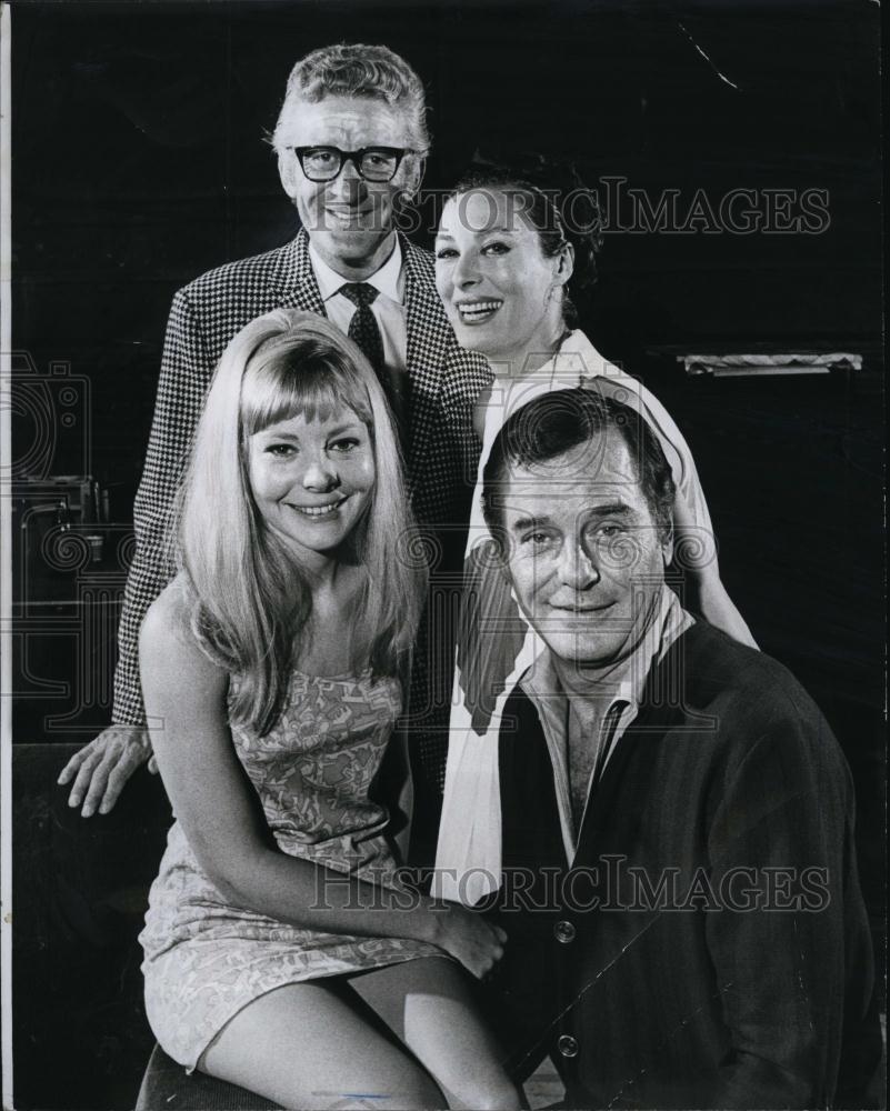 1967 Press Photo Barbara Ferris Gig Young Jon Pertree Rita Gam Rehearse - Historic Images