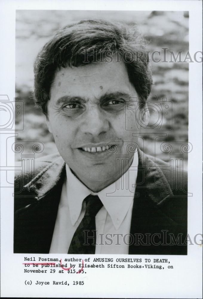 1985 Press Photo Neil Postman Author Amusing Ourselves to Death - RSL66035 - Historic Images