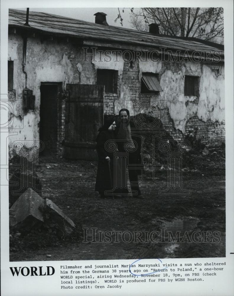 Press Photo Filmmaker Marian Marzynski In &quot;Return To Poland&quot; - RSL43555 - Historic Images