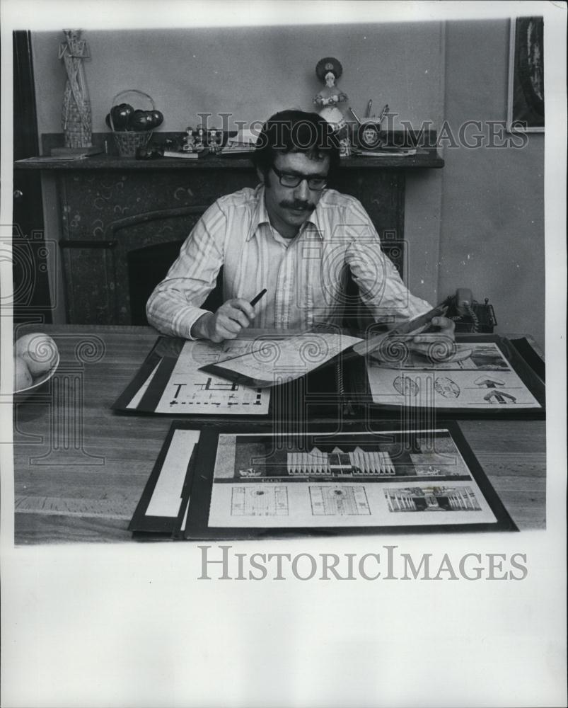 Press Photo Architect and Artist Amato Zuckerman - RSL41107 - Historic Images