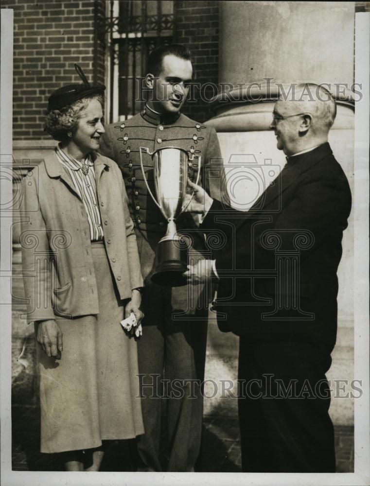 1956 Press Photo Cadet Ronald Weiss &amp; Mother Mrs Margaret Weiss - RSL43797 - Historic Images