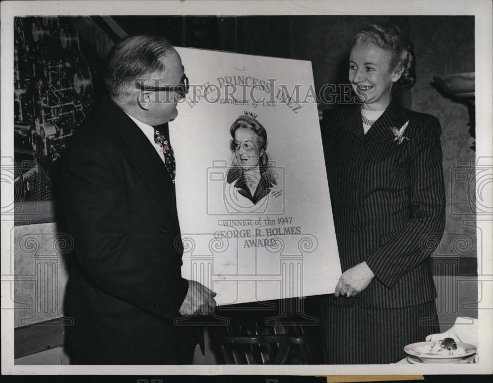 1948 Press Photo Writer Inez Robb Winner Of George R Holmes Memorial Award - Historic Images