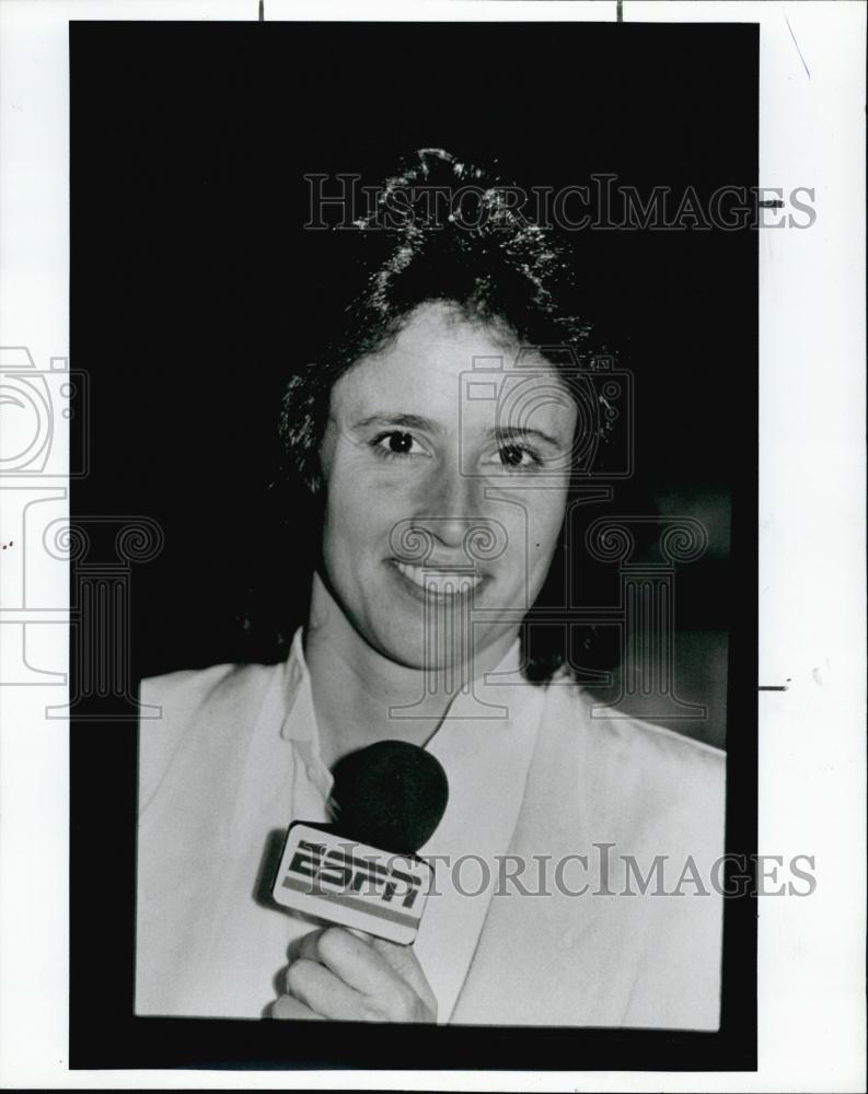 1992 Press Photo Mary Carillo ESPN Tennis Commentator - RSL62523 - Historic Images