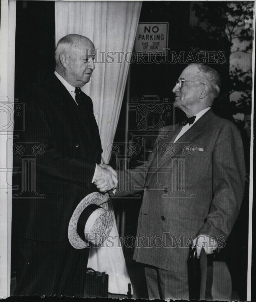 1956 Press Photo President Harry S Truman Shaking Hands With James A Farley - Historic Images