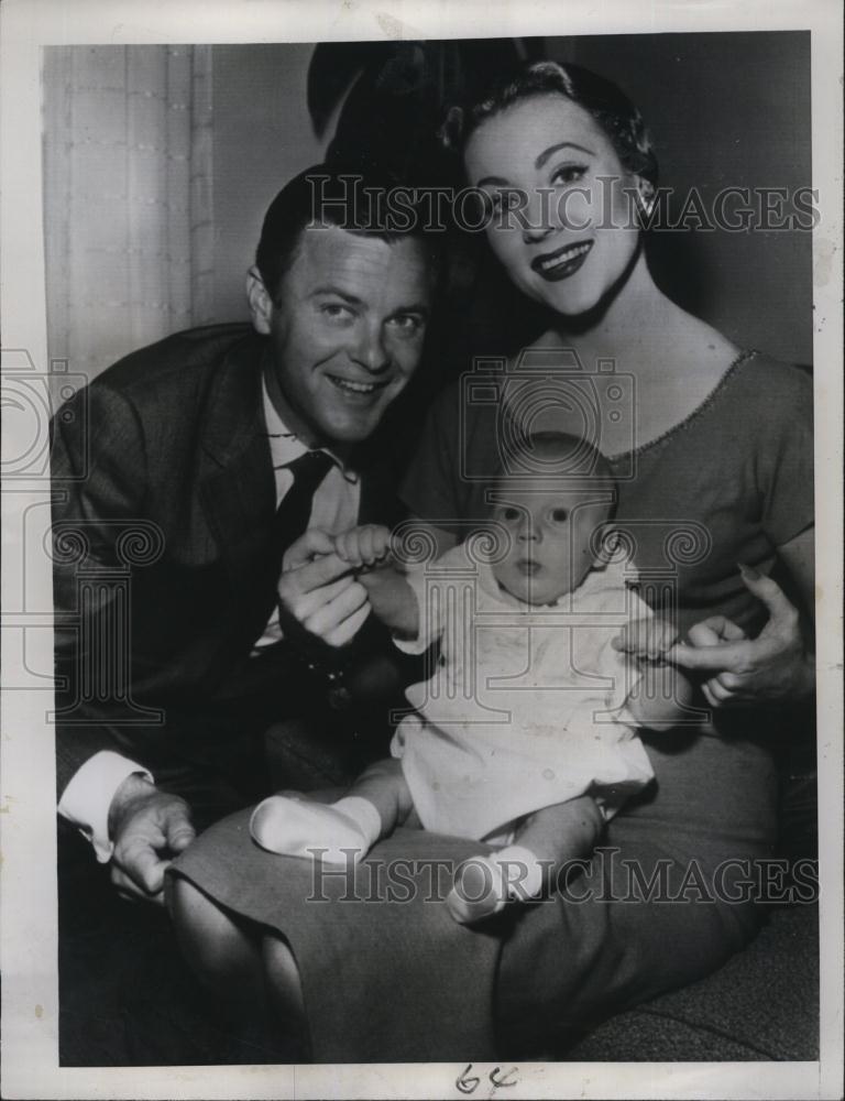 1954 Press Photo Anne Jeffreys, Robert Sterling, infant son Jeffreys Hart - Historic Images