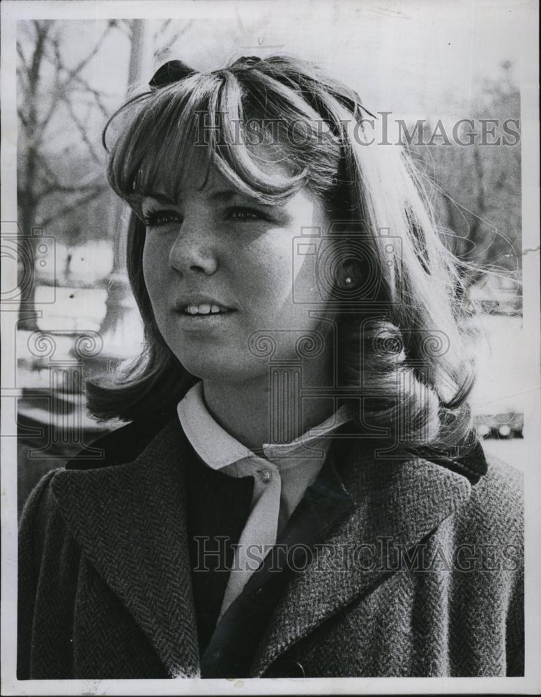 1967 Press Photo Miss Carol Sanderson student in advertising &amp; design - Historic Images