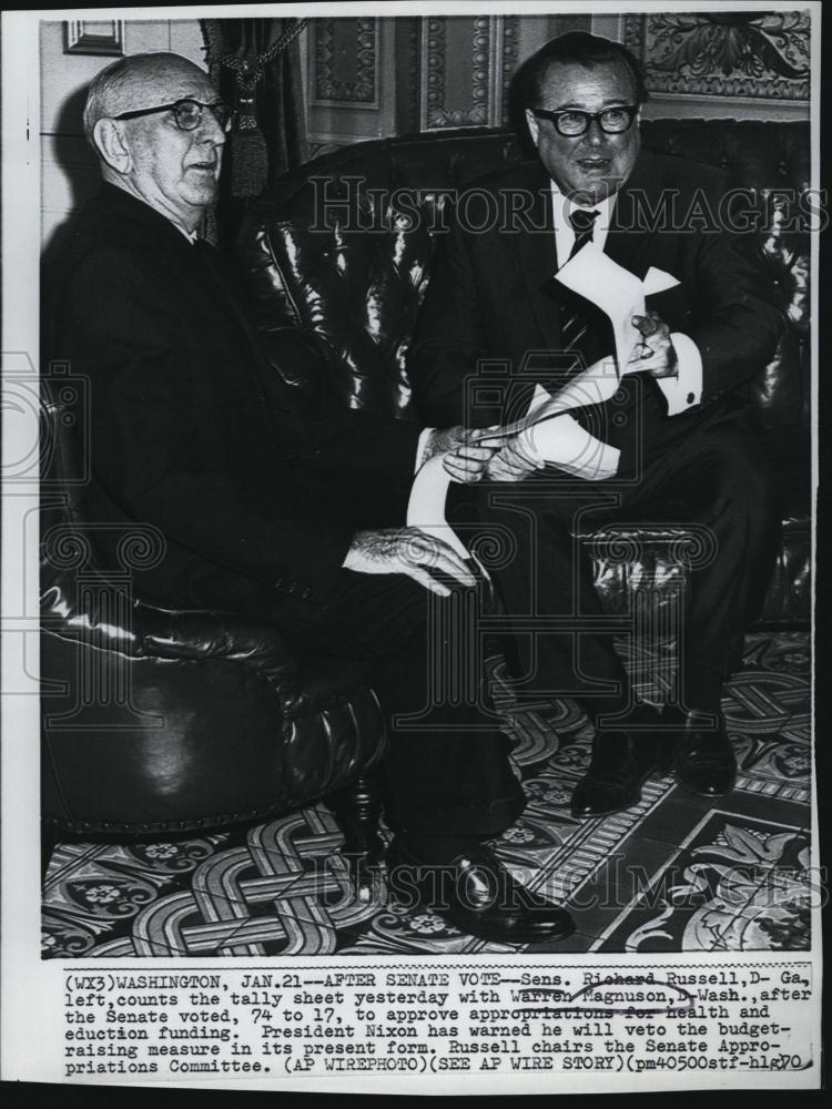 1970 Press Photo Senators Richard Russell &amp; Warren Magnuson During Senate Vote - Historic Images