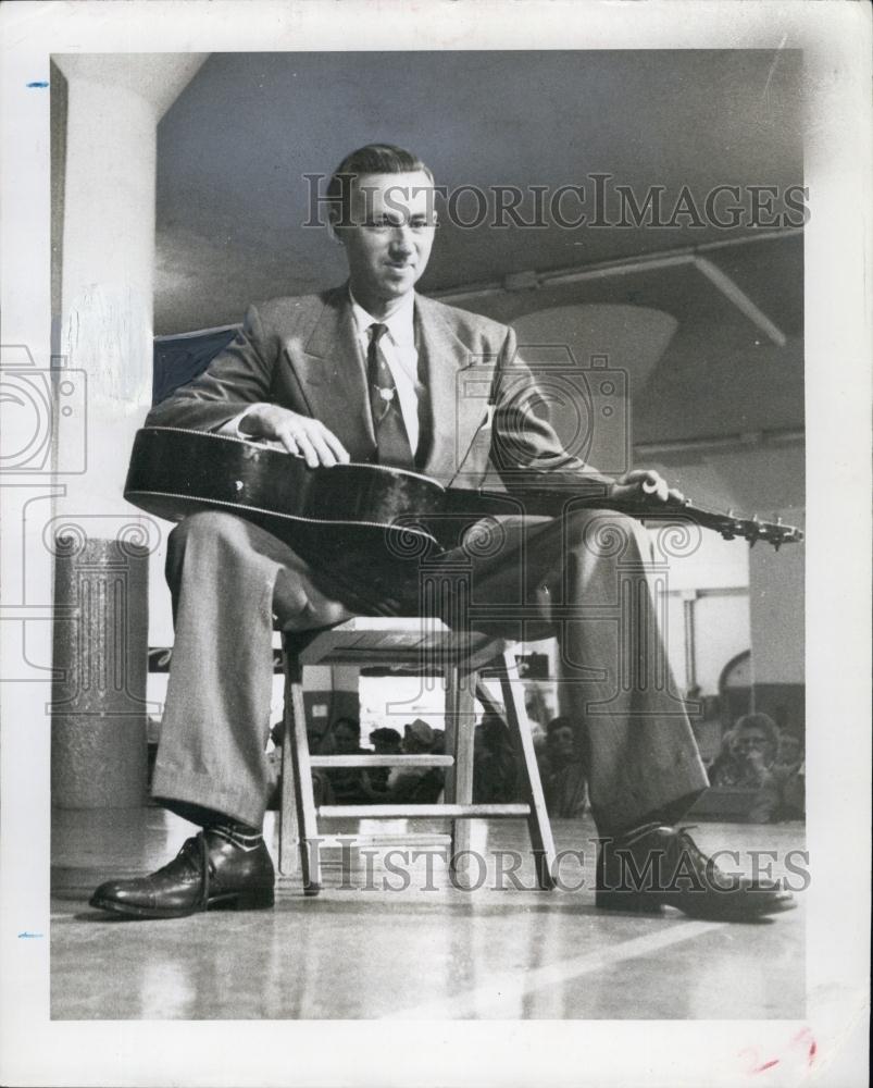 1957 Press Photo Guitarist Don Quonstrom performs - RSL65771 - Historic Images