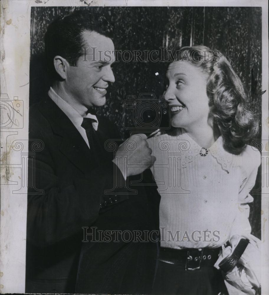 1948 Press Photo Actor Larry Parks and his wife Betty at court - RSL78537 - Historic Images