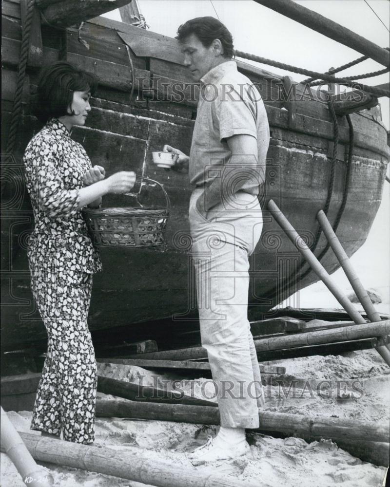 1967 Press Photo Actress Judy Dan, Jack Palance in &quot;Kill a Dragon&quot; Film - Historic Images