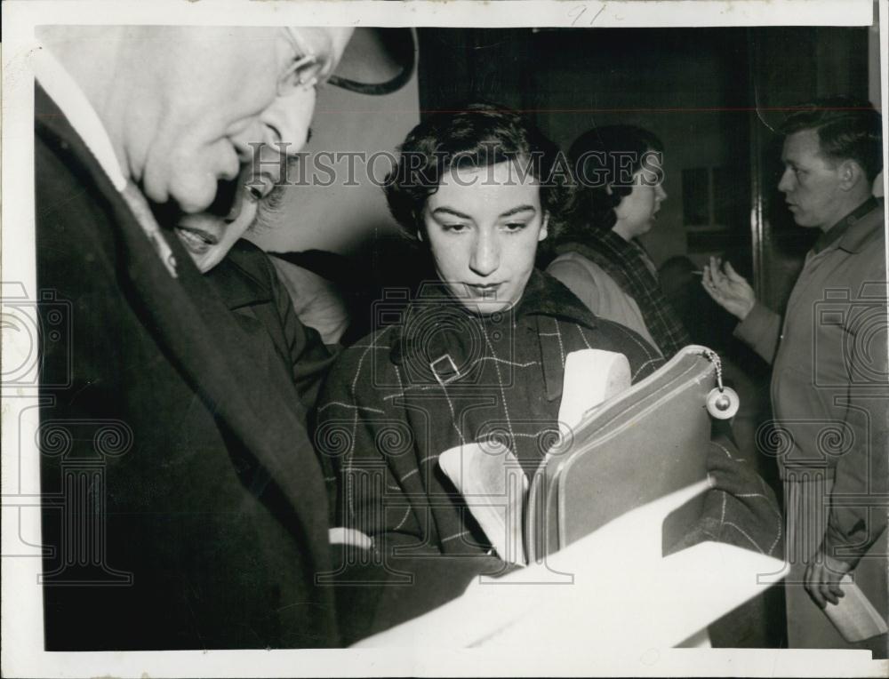 Press Photo Gloria Favuzza of Boston, burned about the face - RSL00531 - Historic Images