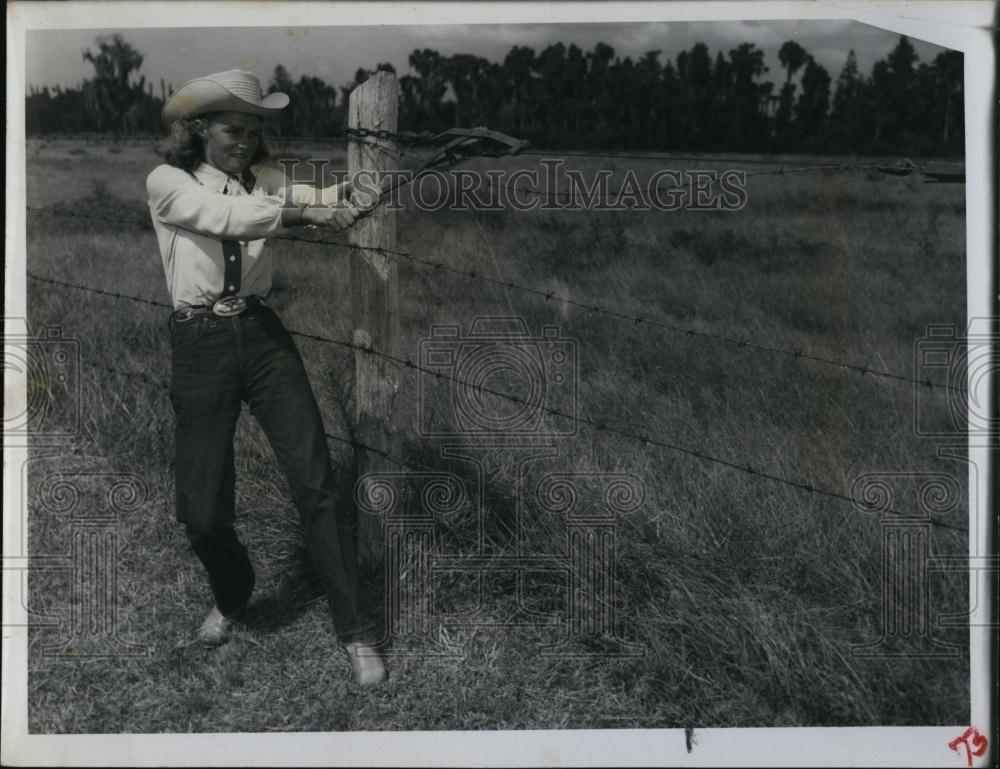 Press Photo Cowgirl working on the farm - RSL97611 - Historic Images