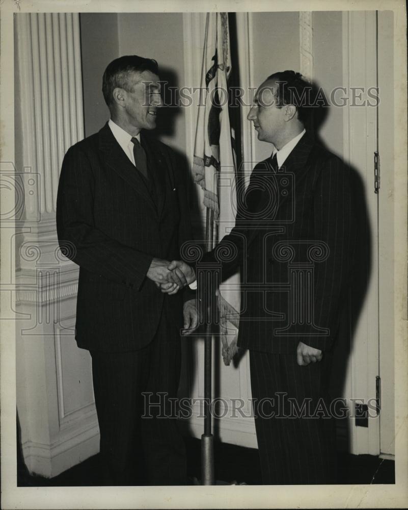 1942 Press Photo famed organist Louis Weir with Gov Saltonstall in Boston - Historic Images