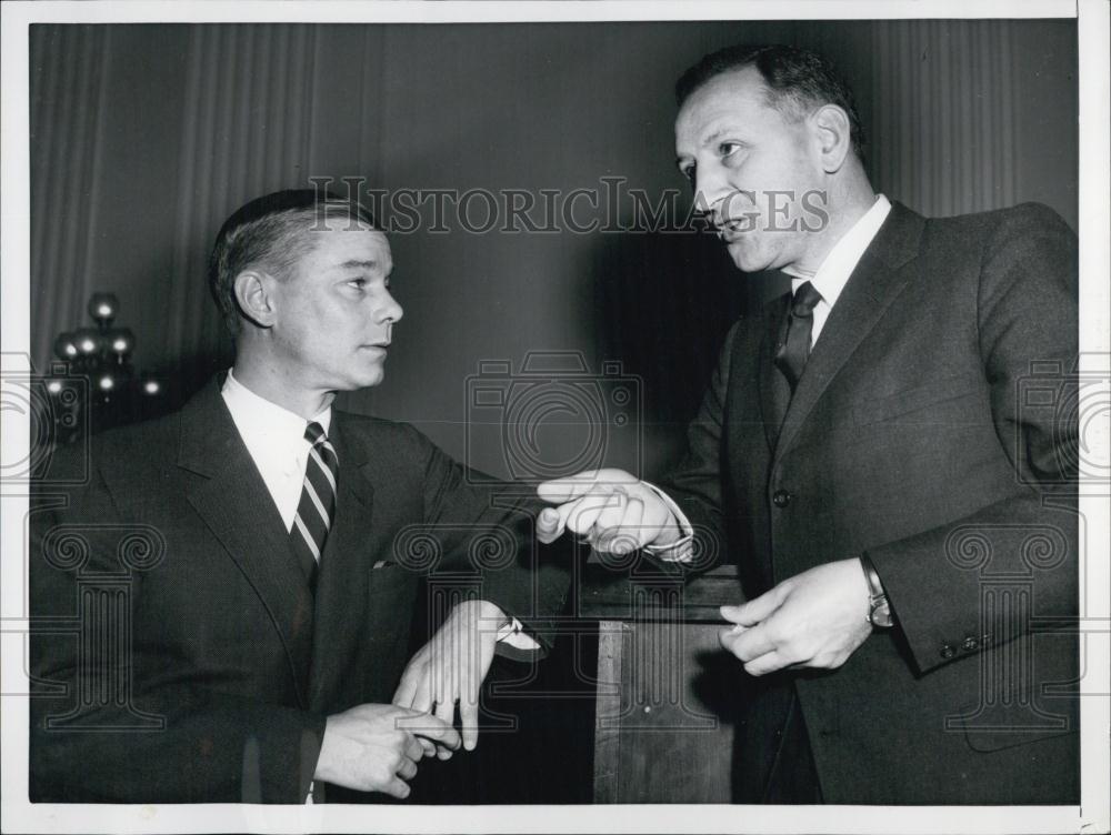 1958 Press Photo Nathaniel Davis &amp; Rep Sidney Yates - RSL04579 - Historic Images