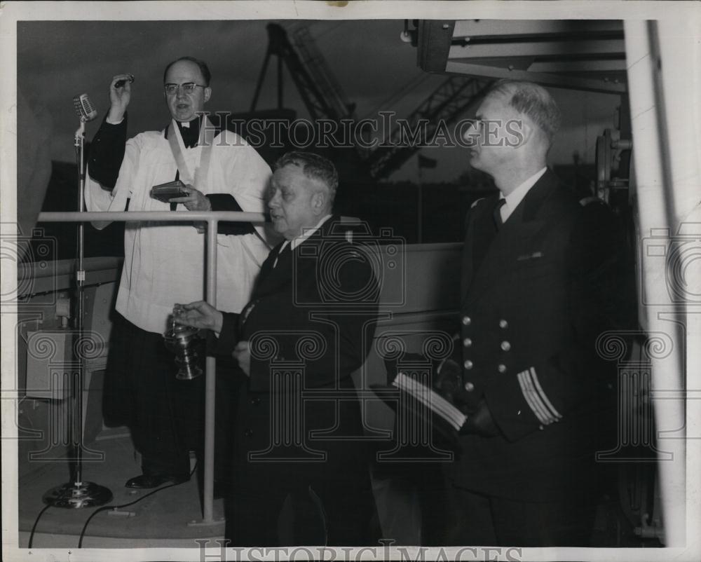 1956 Press Photo FrArmand Morissette,blessing the ship with CaptVincent Gorski - Historic Images