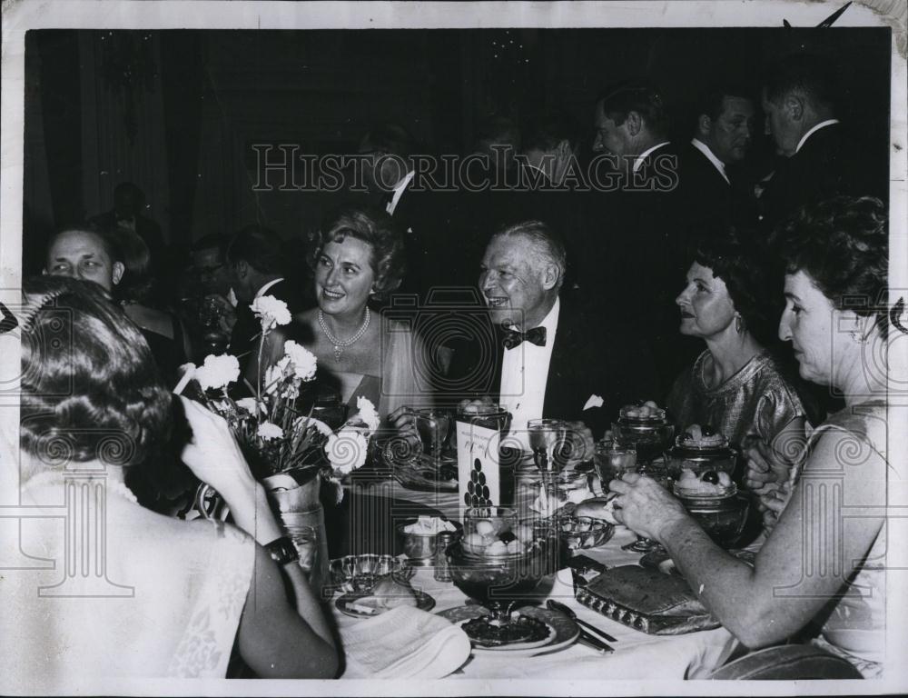 1965 Press Photo Mrs Edward Mitton, Dr George Bottomley, Mrs T deLorme - Historic Images