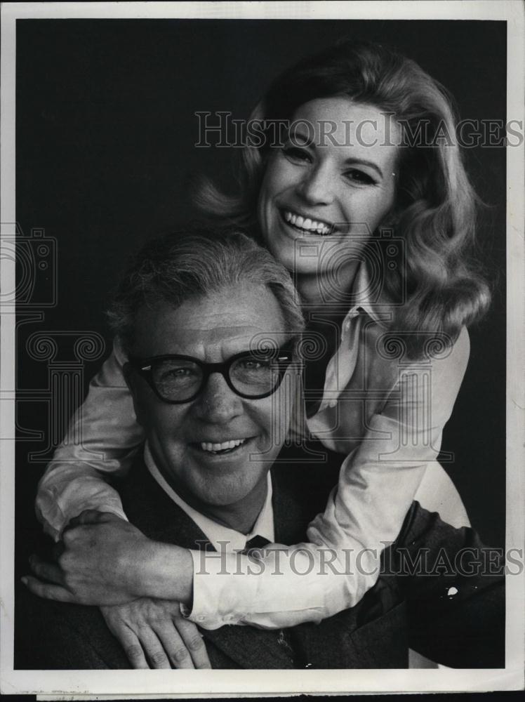 1972 Press Photo Dan Dailey and Julie Sommars in &quot;The Governor and JJ&quot; - Historic Images