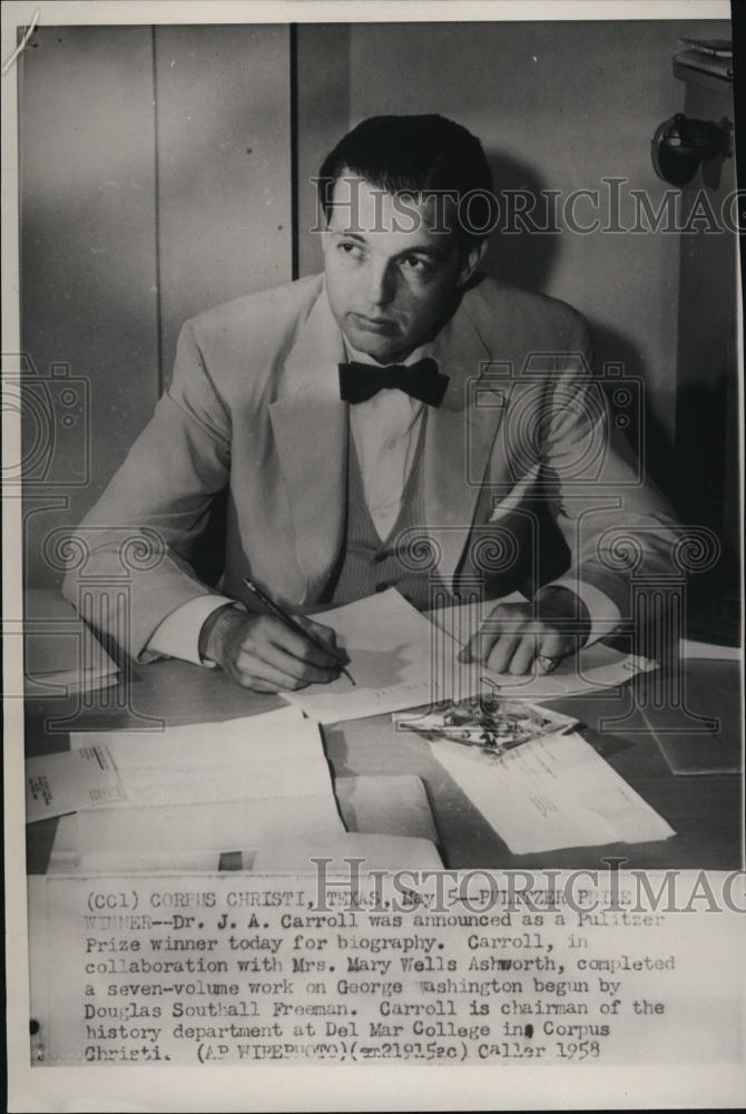 1958 Press Photo Dr J A Carroll, Pulitzer Prize Winner For Biography - Historic Images