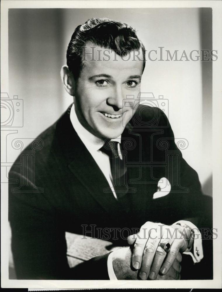 1964 Press Photo Actor Dennis Day In &quot;The Hollywood Palace&quot; - RSL61029 - Historic Images