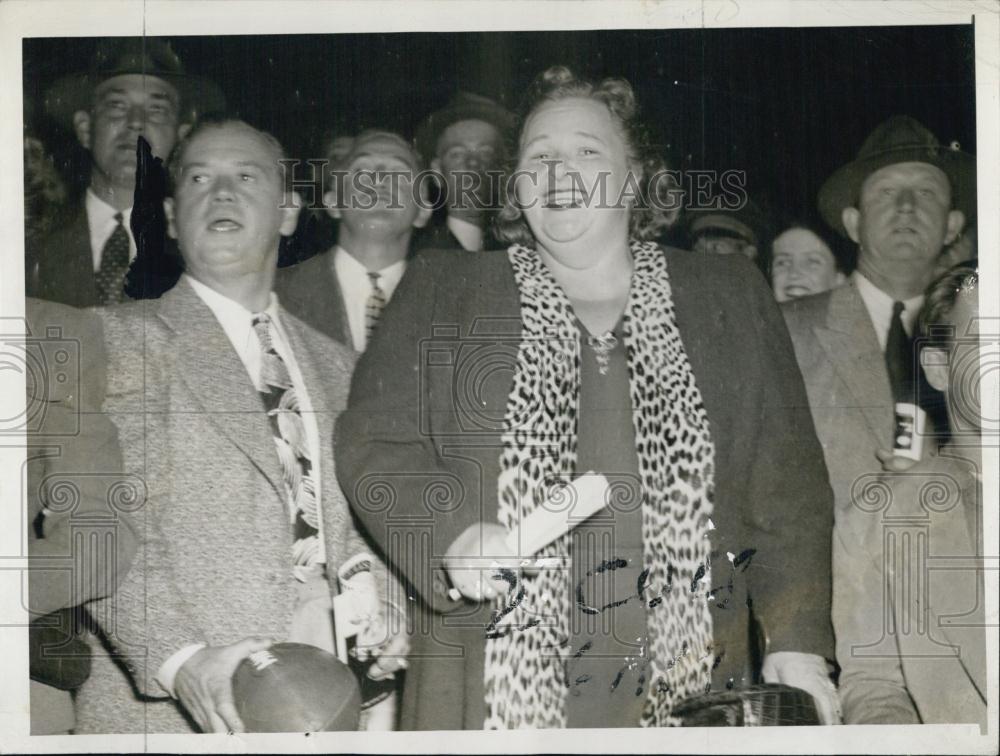 1944 Press Photo  Kate Smith for &quot;Kate Smith Show&quot; - RSL04899 - Historic Images