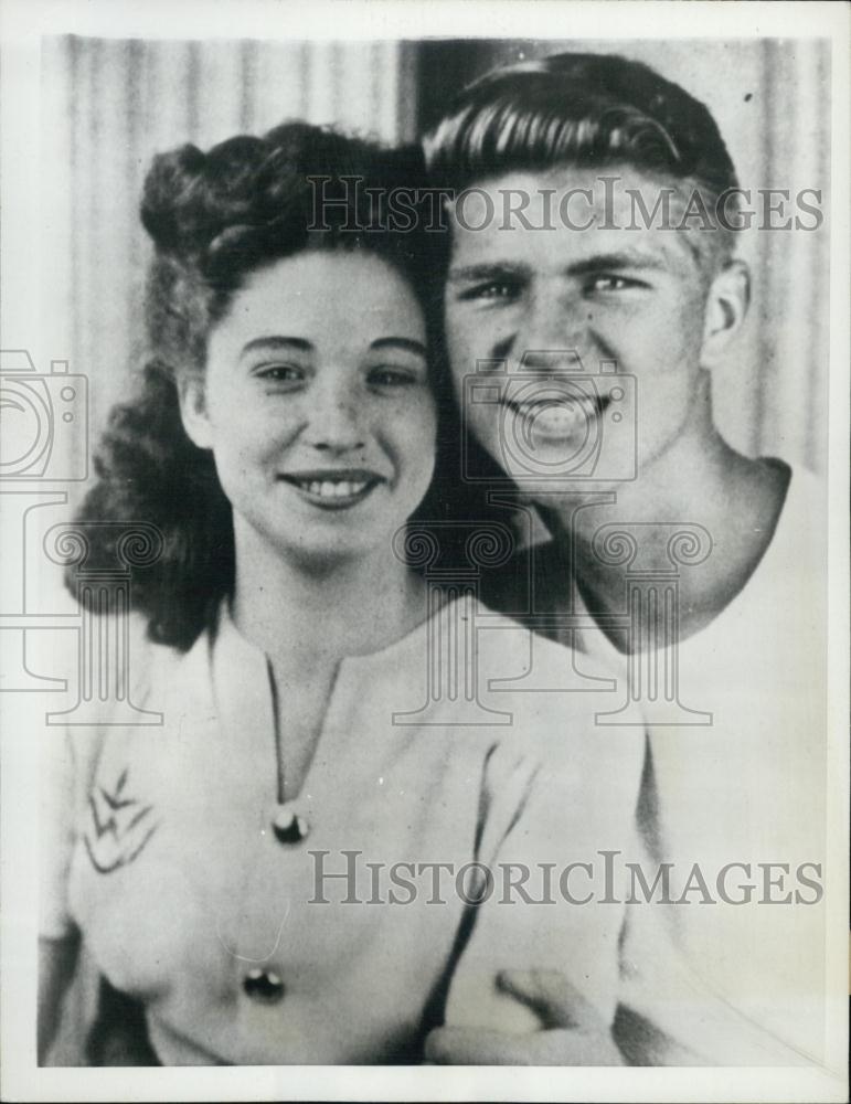 1946 Press Photo Shirley Danoski Embezzled 13,000 Edward Jennings - RSL01991 - Historic Images