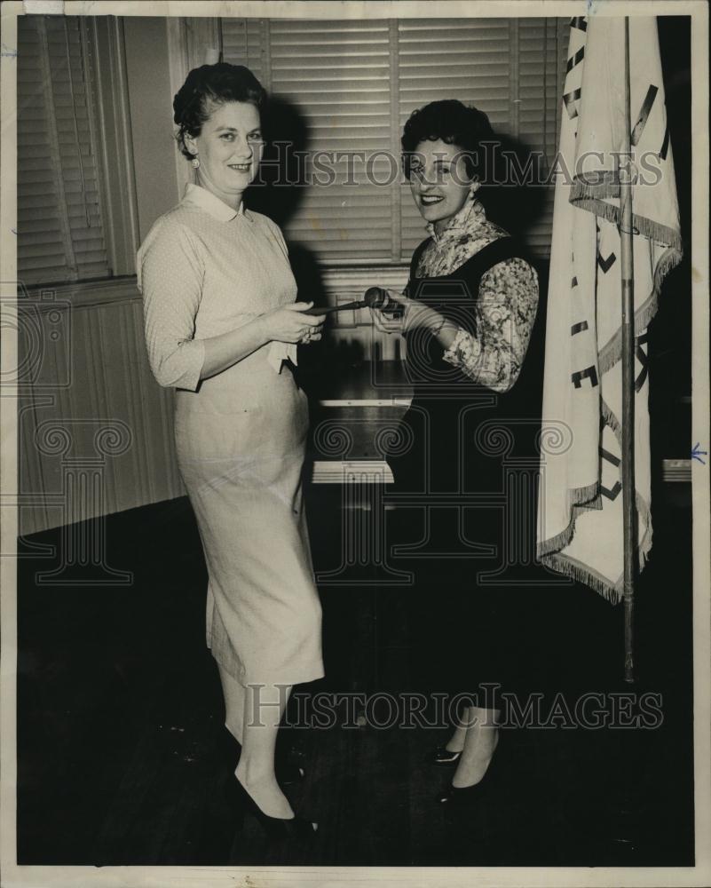 1958 Press Photo New Pres Ann Del Vendo Women&#39;s Little League - RSL83613 - Historic Images