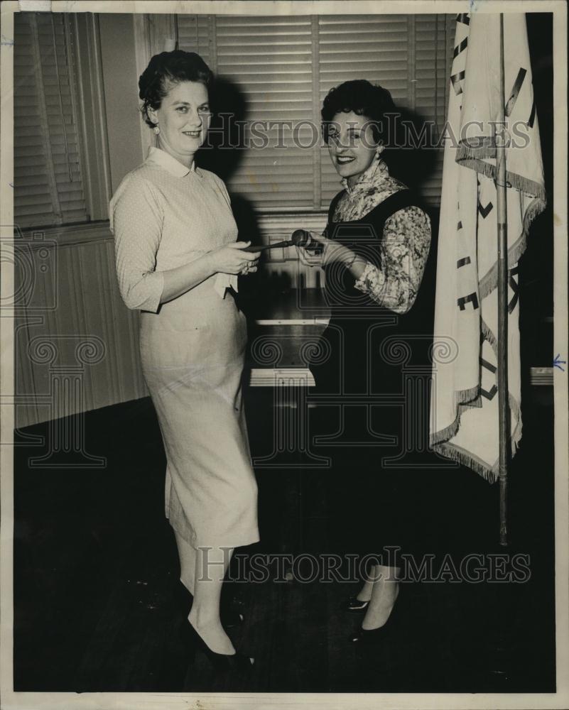1958 Press Photo New Pres Ann Del Vendo Women's Little League - RSL83613 - Historic Images