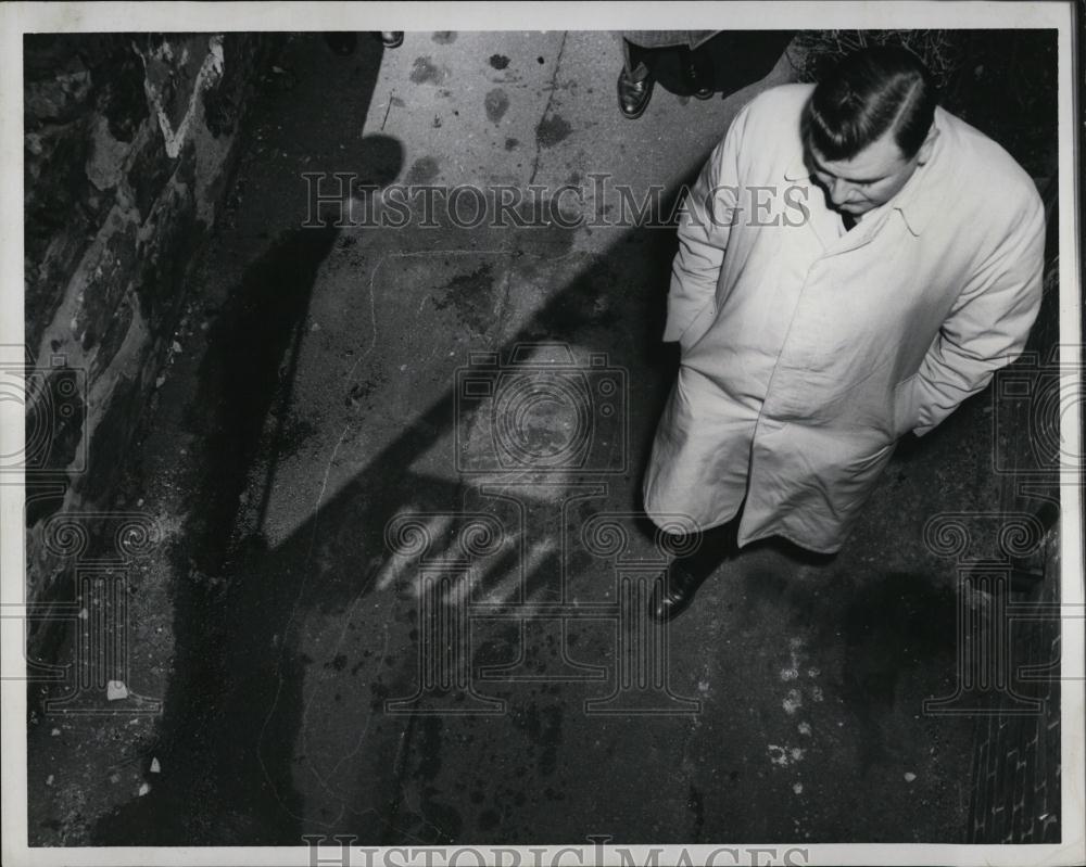 1961 Press Photo Capt Clinton Heitman Murder Scene Arthur MacClintock Throat Cut - Historic Images