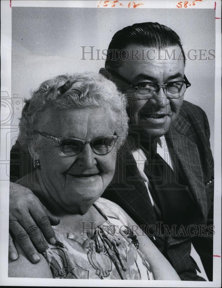 1974 Press Photo Mr and Mrs John Zeman - RSL91539 - Historic Images