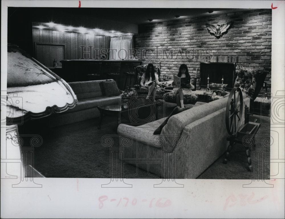 1972 Press Photo Family Room at the heart of Bud Torrence&#39;s Home Cindy Sheri - Historic Images