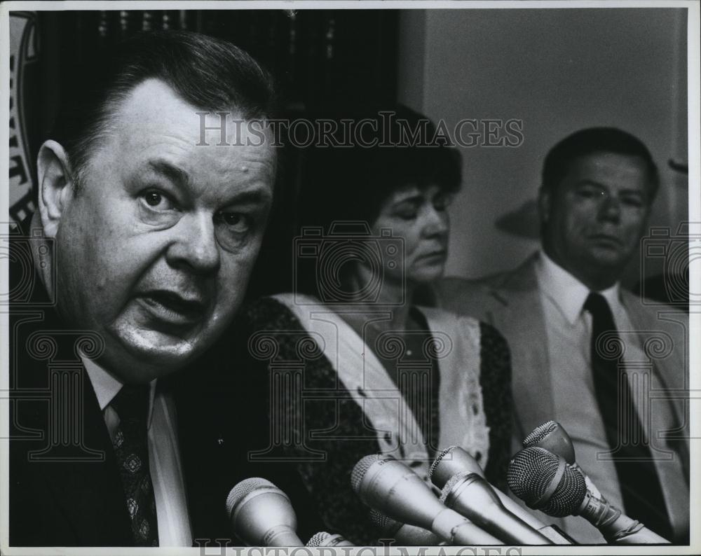 1991 Press Photo Pam Smarts Lawyers Press Conference J Albert Johnson - Historic Images