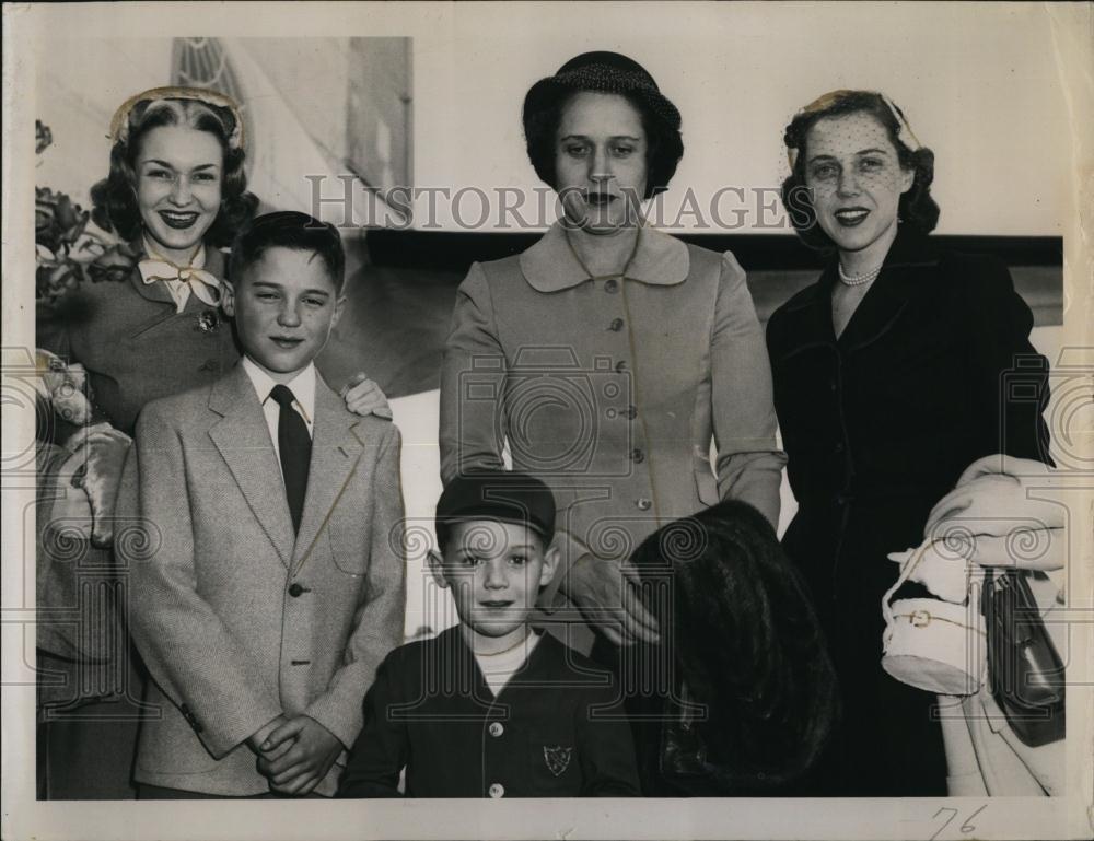 1953 Press Photo Family Accompanies Van Fleet - RSL96523 - Historic Images