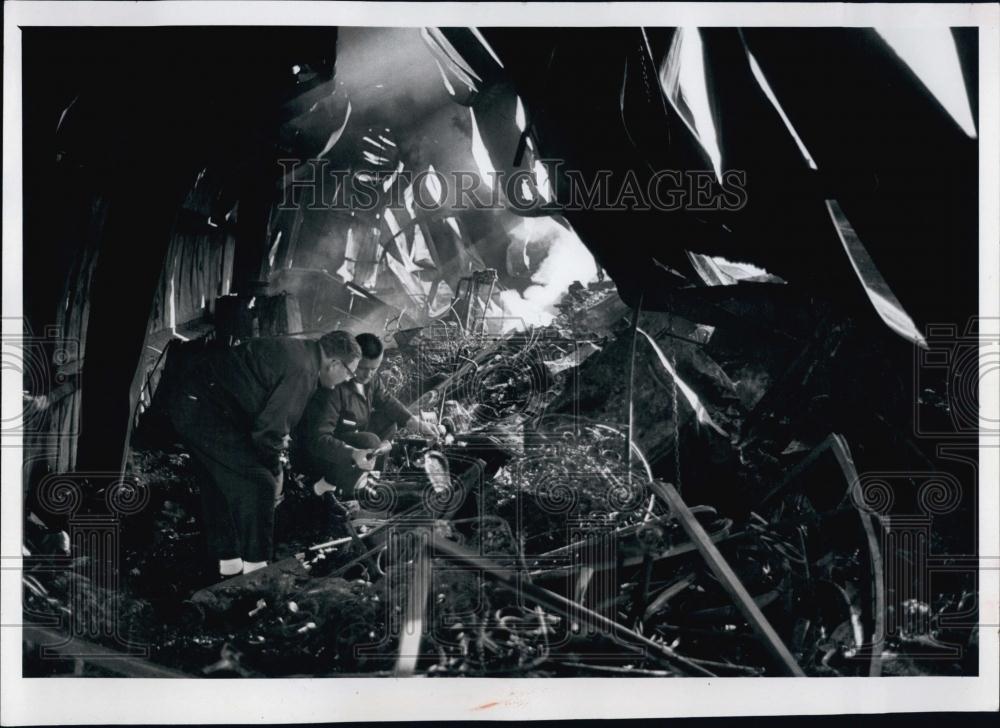 1976 Press Photo Oldsmar warehouse fire damage in Clearwater, Florida - Historic Images