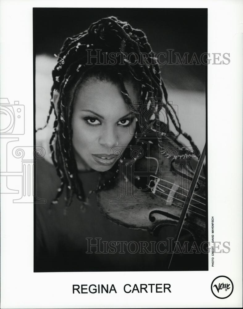 Press Photo Musician Regina Carter Portrait With Violin - RSL42785 - Historic Images