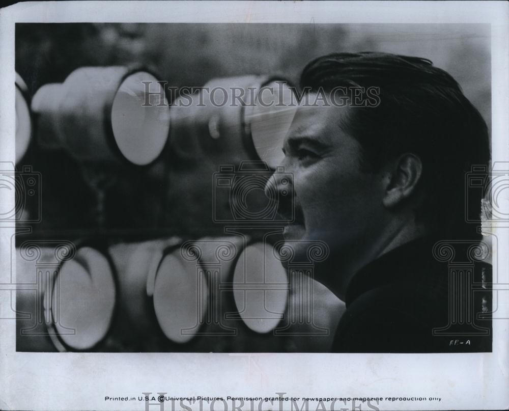 1972 Press Photo Director Frank Perry of "The Swimmer""Diary of a Mad Housewife" - Historic Images